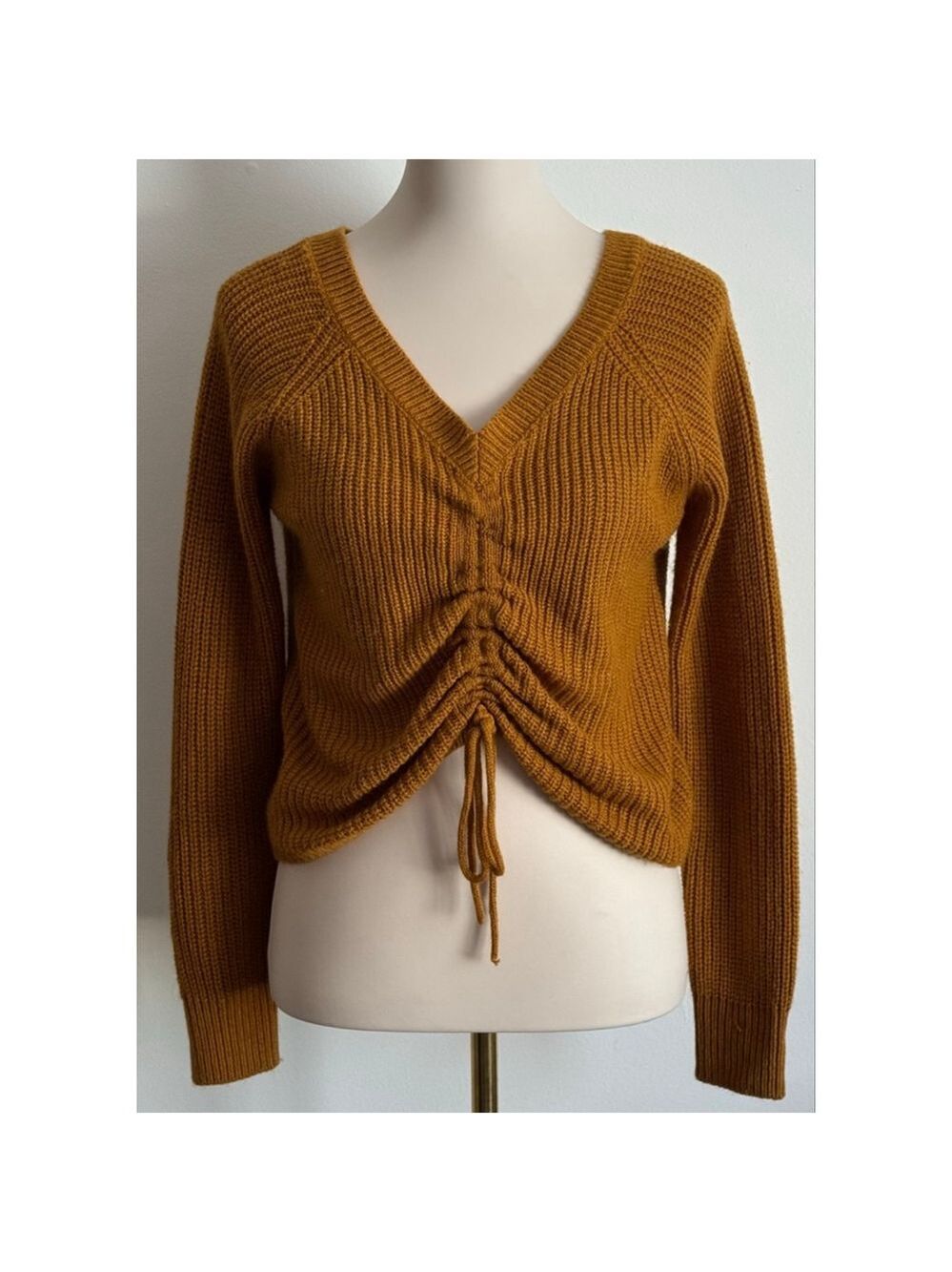 Women's Full Circle Trends Mustard V-Neck Ruched Sweater M